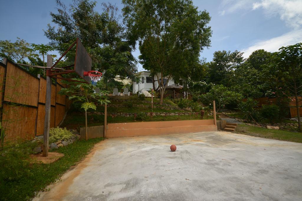 Hilltop Pool And Villa Puerto Princesa Eksteriør bilde