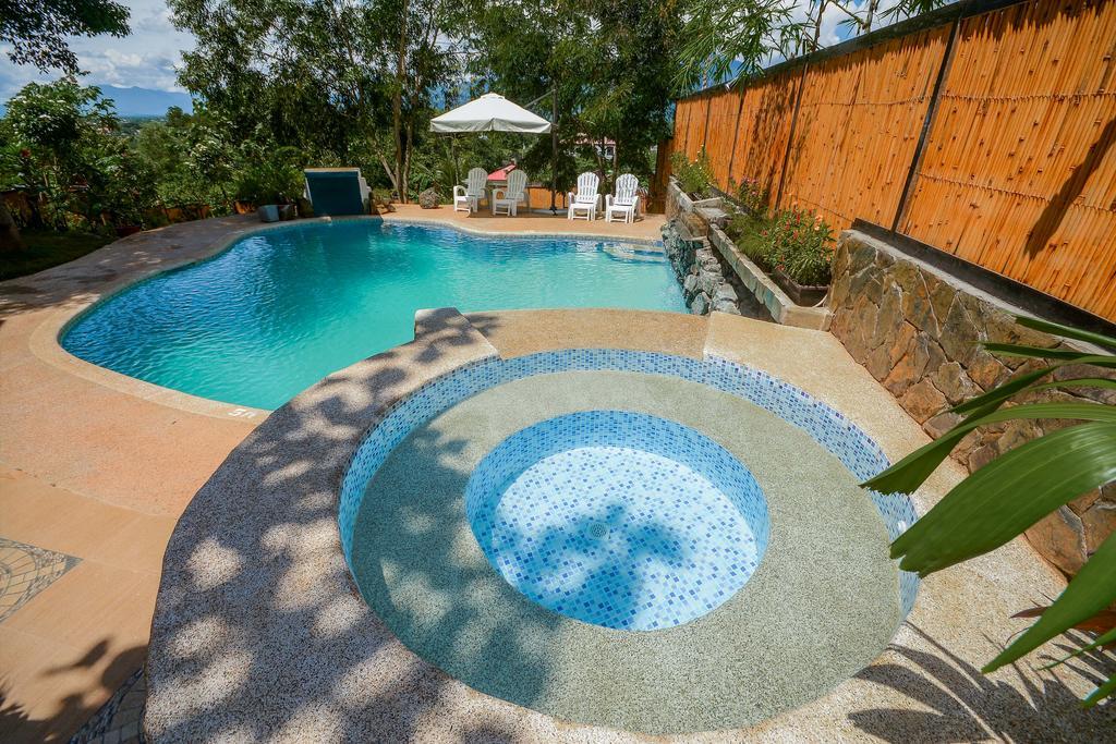 Hilltop Pool And Villa Puerto Princesa Eksteriør bilde