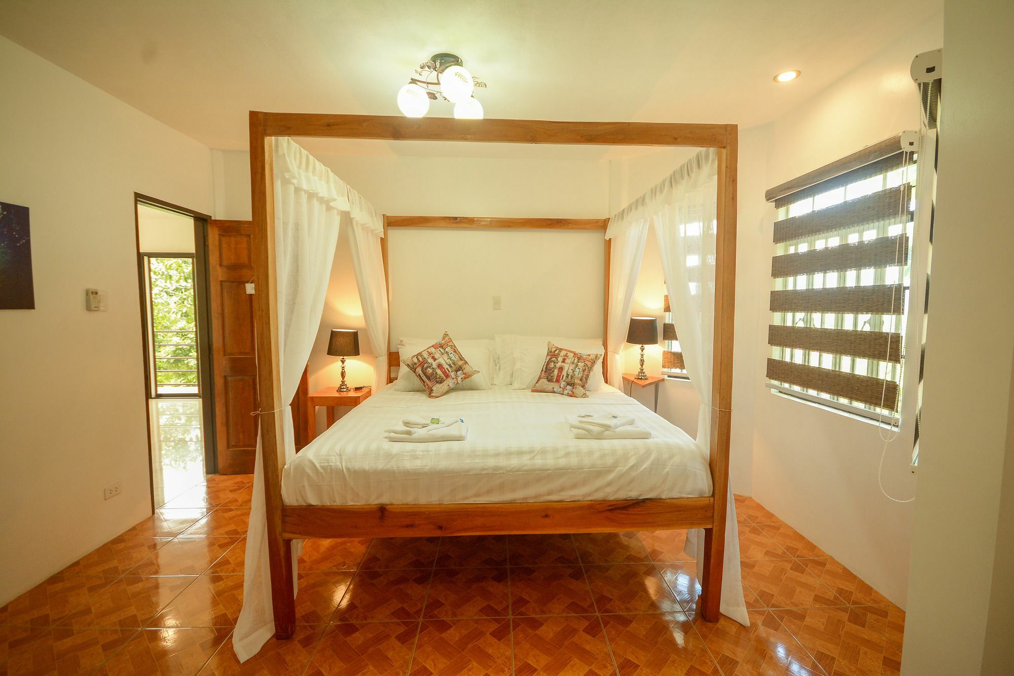 Hilltop Pool And Villa Puerto Princesa Eksteriør bilde